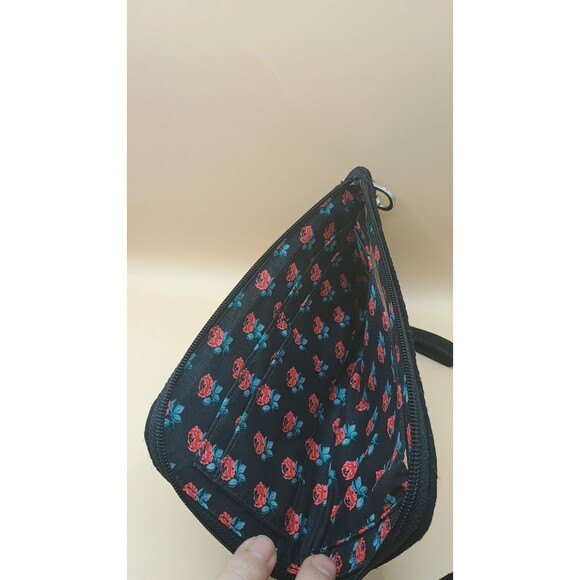 Vera Bradley  RFID Tech Wristlet~Classic Black - Preowned - Picture 4 of 6